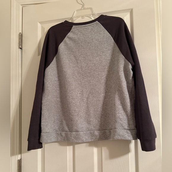 Disney World Gray and Black Crew Neck Sweater Mickey Mouse - Picture 3 of 4